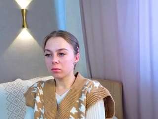 alorapiana's CamSoda show and profile