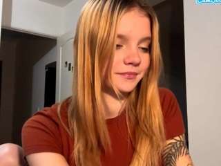 Live webcam model dominiquecarino on Soda Cams