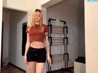 Live webcam model dominiquecarino on Soda Cams