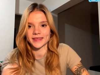 Live webcam model dominiquecarino on Soda Cams