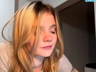 Live webcam model dominiquecarino on Soda Cams