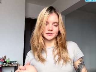 Live webcam model dominiquecarino on Soda Cams