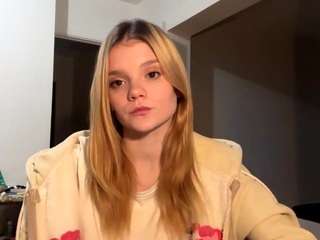 Live webcam model dominiquecarino on Soda Cams