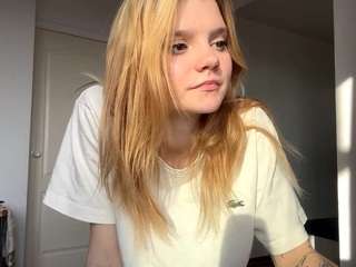 Live webcam model dominiquecarino on Soda Cams