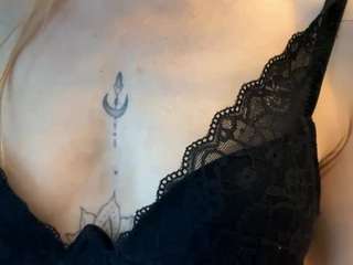 dreamaantunez live cam profile