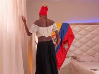 Evelyn delicous ebony