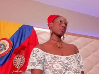 Evelyn delicous ebony