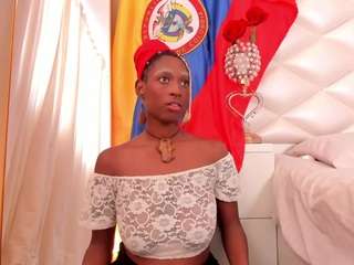 Evelyn delicous ebony