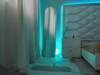 Evelyn delicous ebony