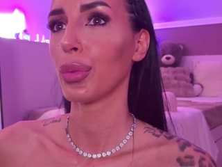 Live webcam model hayleybabe4 on Soda Cams