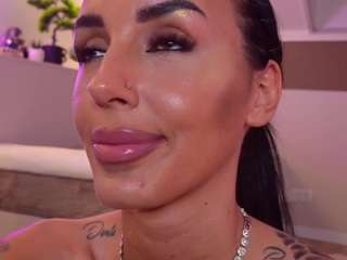 Live webcam model hayleybabe4 on Soda Cams