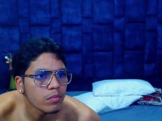 hilarydolly Live Webcam on CamSoda