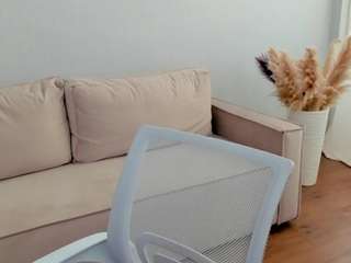 julia-anis's CamSoda show and profile