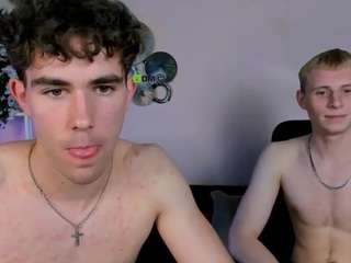 Este modelo está ao vivo agora. kevin-nix