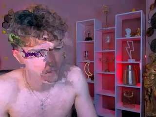 le modèle kevin-nix est en webcam porno dans un show sur le site camsoda, il possède les tags suivants: bondage,mexican,indian,irish,italian,japanese,jerk off,korean,latino,lean,living room,milk prostate,brazilian,muscular,mustache,no drinking,no smoking,orgasm,outside,sexting