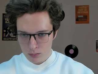 noir-kai's CamSoda show and profile