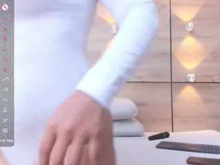 Live webcam model olivia-kollins on Soda Cams