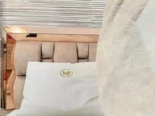 Live webcam model olivia-kollins on Soda Cams