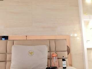 olivia-kollins's CamSoda show and profile