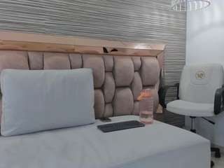 olivia-kollins webcam