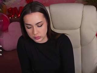 oliviamore's CamSoda show and profile