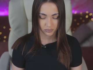 oliviamore's CamSoda show and profile