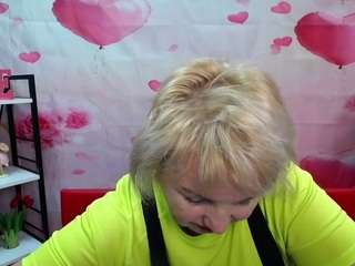 renatadaster's CamSoda show and profile