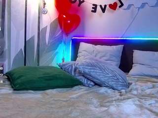 rinabloom's CamSoda show and profile