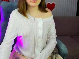 rinabloom's CamSoda show and profile