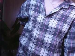 rinabloom's CamSoda show and profile