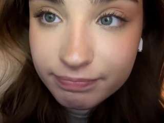 Live webcam model robertojoslyn on Soda Cams