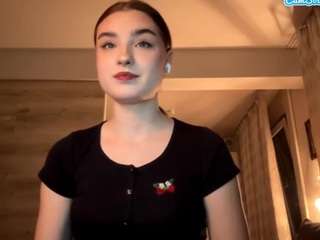 robertojoslyn's CamSoda show and profile