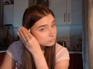 robertojoslyn's CamSoda show and profile