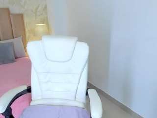 Live webcam model sccarlett-wett on Soda Cams