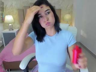 sccarlett-wett's CamSoda show and profile