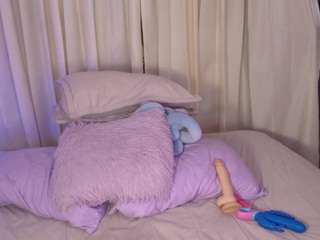 eliana-eliot's CamSoda show and profile