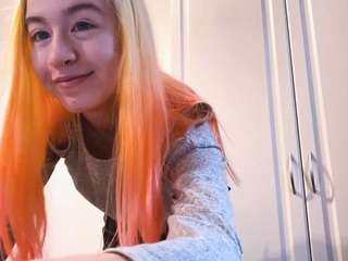 genevievesena's CamSoda show and profile