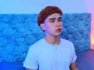 R Y A N   O N   F I R E