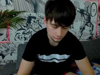 alejandroellias's CamSoda show and profile