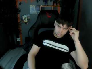 alejandroellias live cam profile