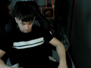 alejandroellias live cam profile