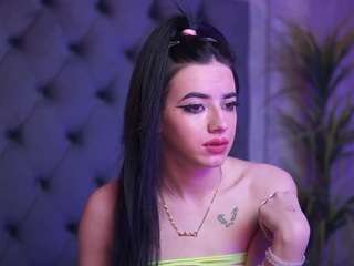 le modèle calliedoll est en webcam porno dans un show sur le site camsoda, il possède les tags suivants: average,black hair,blowjob,dildo or vibrator,drinking,fingering,full nudity,orgasm,sex toys,smoking,hd,small tits