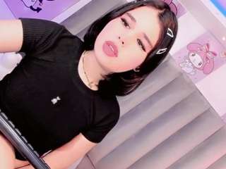 claudiia-sophia's CamSoda show and profile