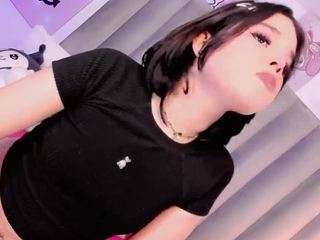 claudiia-sophia's CamSoda show and profile