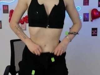 emi-fade's CamSoda show and profile