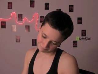 emi-fade, female webcam model,  years old, on live webcam