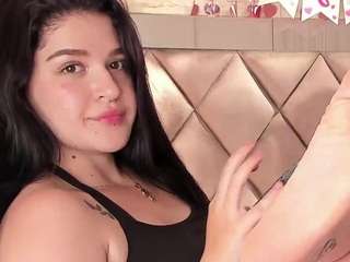 Live webcam model emma-sanz on Soda Cams