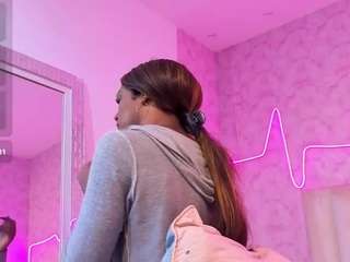 Image 1 of kardy-castle, tranny webcam model,  years old, on live webcam