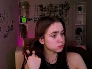 This model is live right now. laurenmurrr