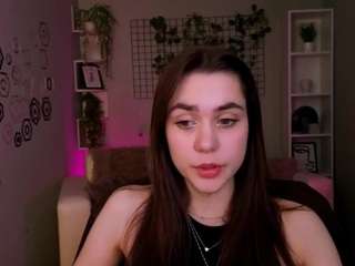 This model is live right now. laurenmurrr